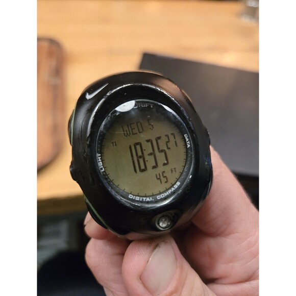 RARE VINTAGE NIKE ZERO DRIFT DIGITAL COMPASS TURTLE SHELL WATCH. Altimeter, Temp - Picture 1 of 10
